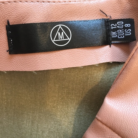 [MISSGUIDED] Vegan leather mini skirt size 8 - Picture 3 of 5